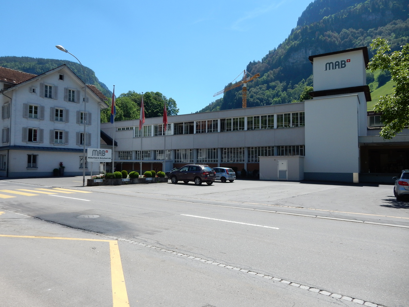 Muotathal, Hinterthal, Hauptstrasse, Möbelfabrik Betschart AG MAB