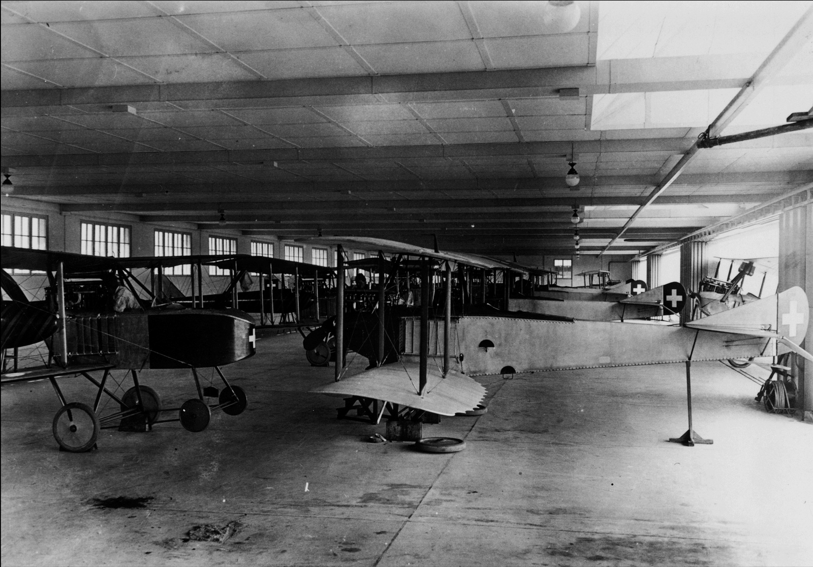 Eidgenössische Konstruktions Werkstätte K+W Thun, Hangar