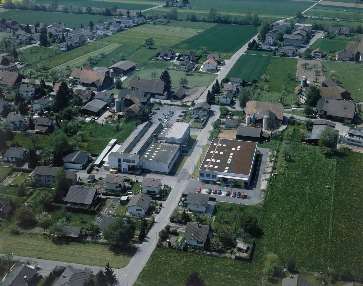 Deitingen, Arthur Flury AG, Blick nach Westen (W)