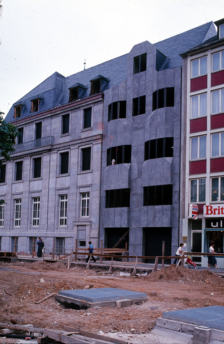 Bonn, Münsterplatz, Dresdner Bank