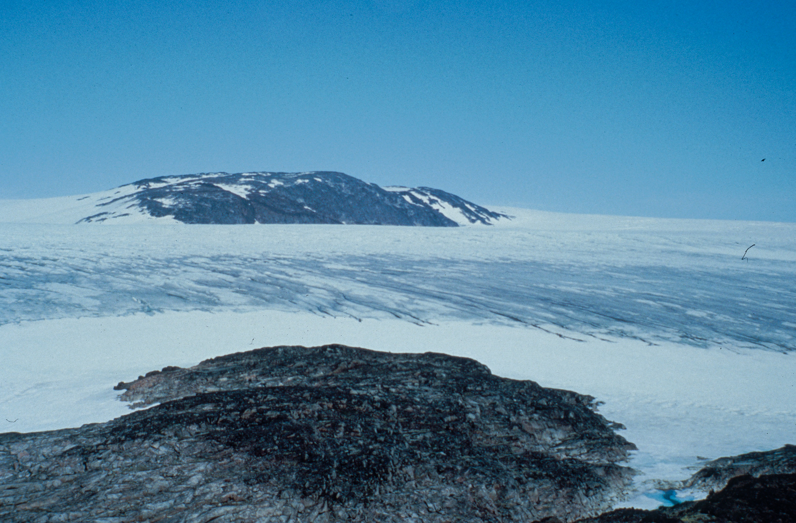 Grönland, Blick auf einen namenlosen Nunatak, Blick nach Nordnordosten (NNE)