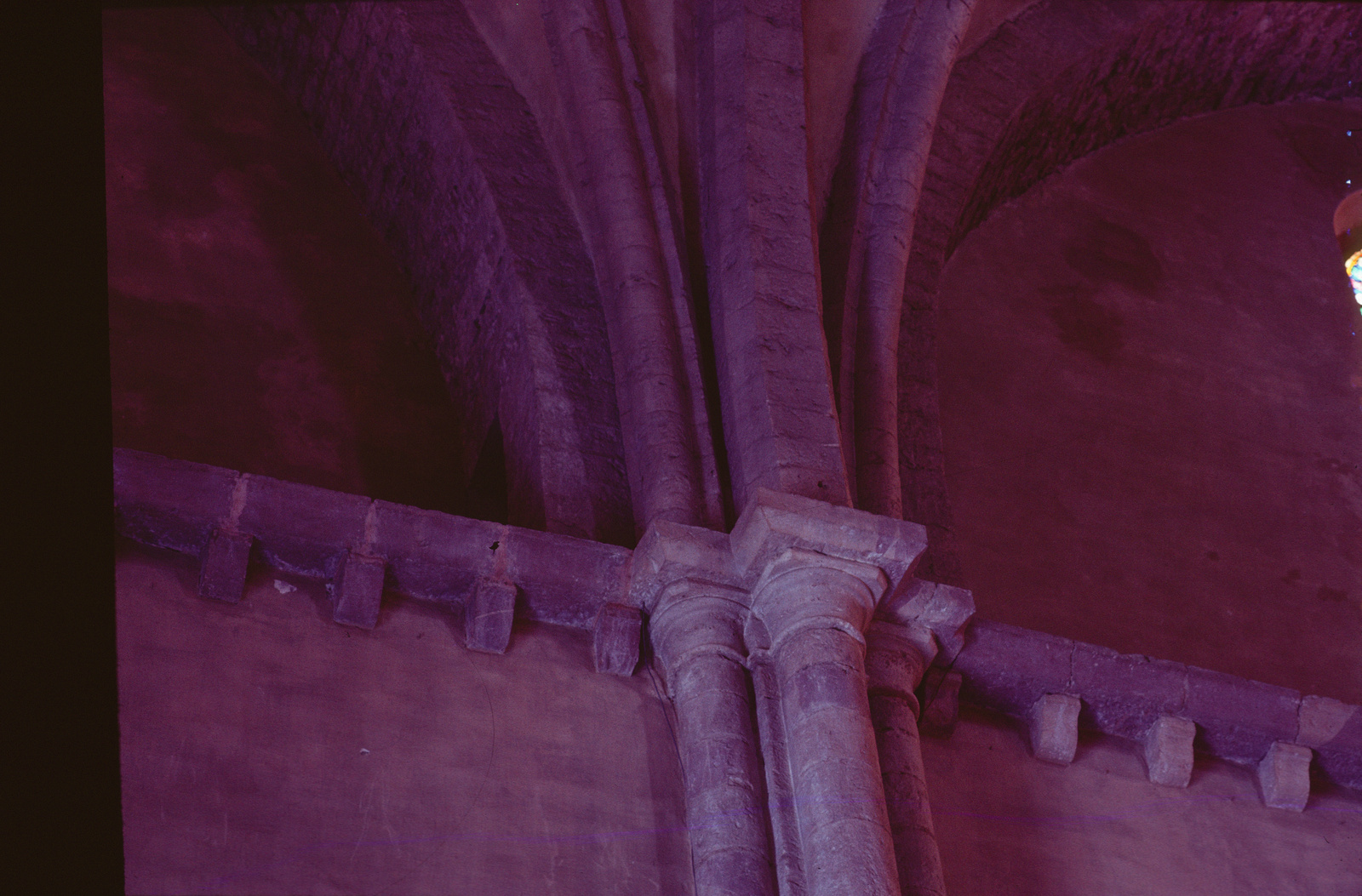 Assisi, Sta. Chiara, Konsolenfries, Details