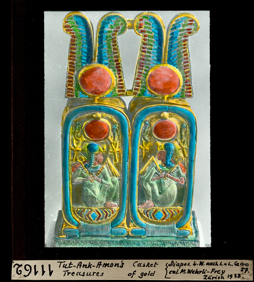 Tut-Ank-Amons Treasures, Casket of gold