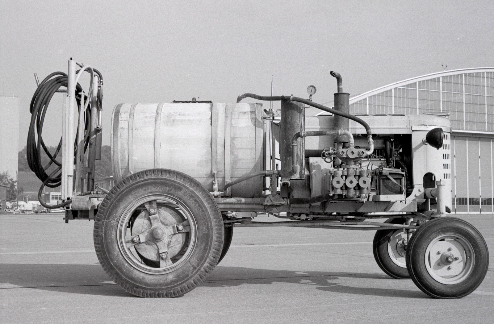 Wasserwagen für Flugzeugreinigung der Swissair in Zürich-Kloten
