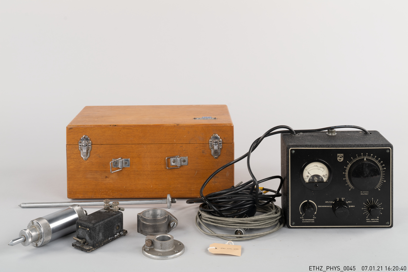 Amplituden-Eichgerät Philips GM 5521, Schwingungsaufnehmer GM 5520 und Röhrenvoltmeter GM 4004