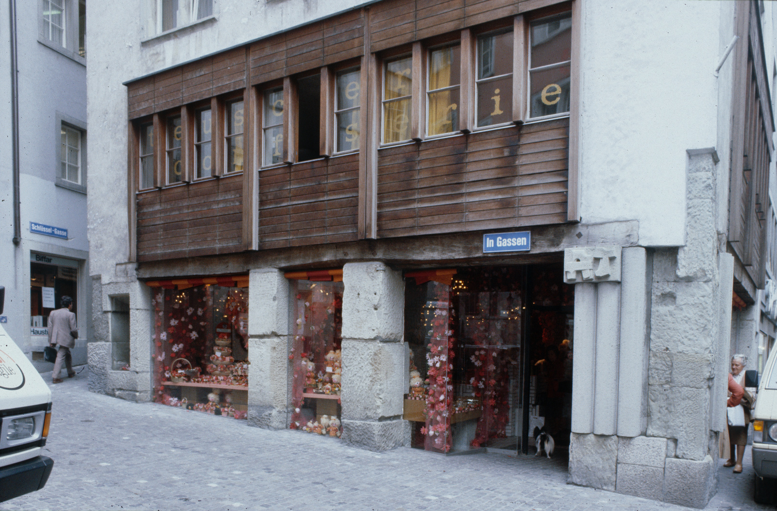 Zürich, Schlüsselgasse 2/Storchengasse 9, Confiserie Teuscher
