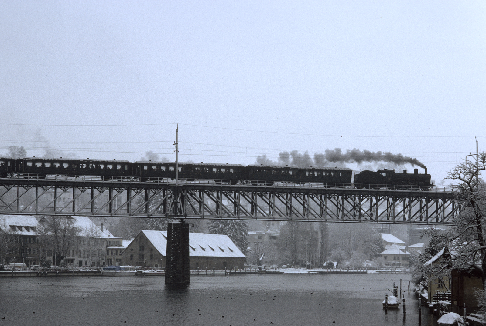 Feuerthalen, Rheinbrücke Schaffhausen-Feuerthalen, Dampfzug mit SBB Lok A 3/5