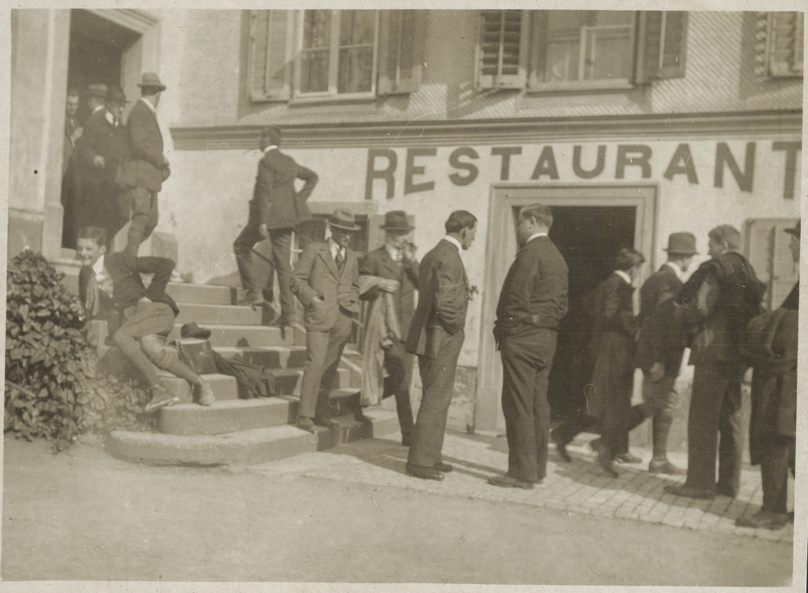 Stansstad, vor dem Hotel Winkelried