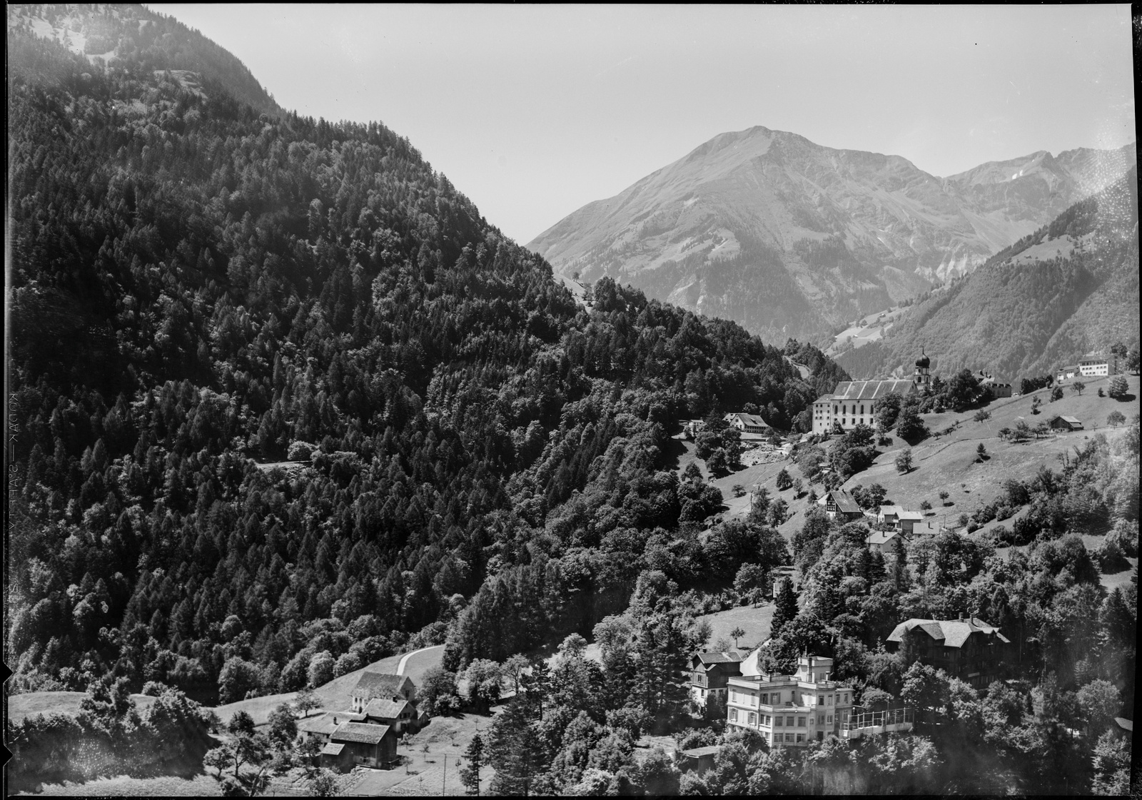 Pfäfers, Hotel Schloss Wartenstein, Blick nach Südwesten (SW), Taminatal