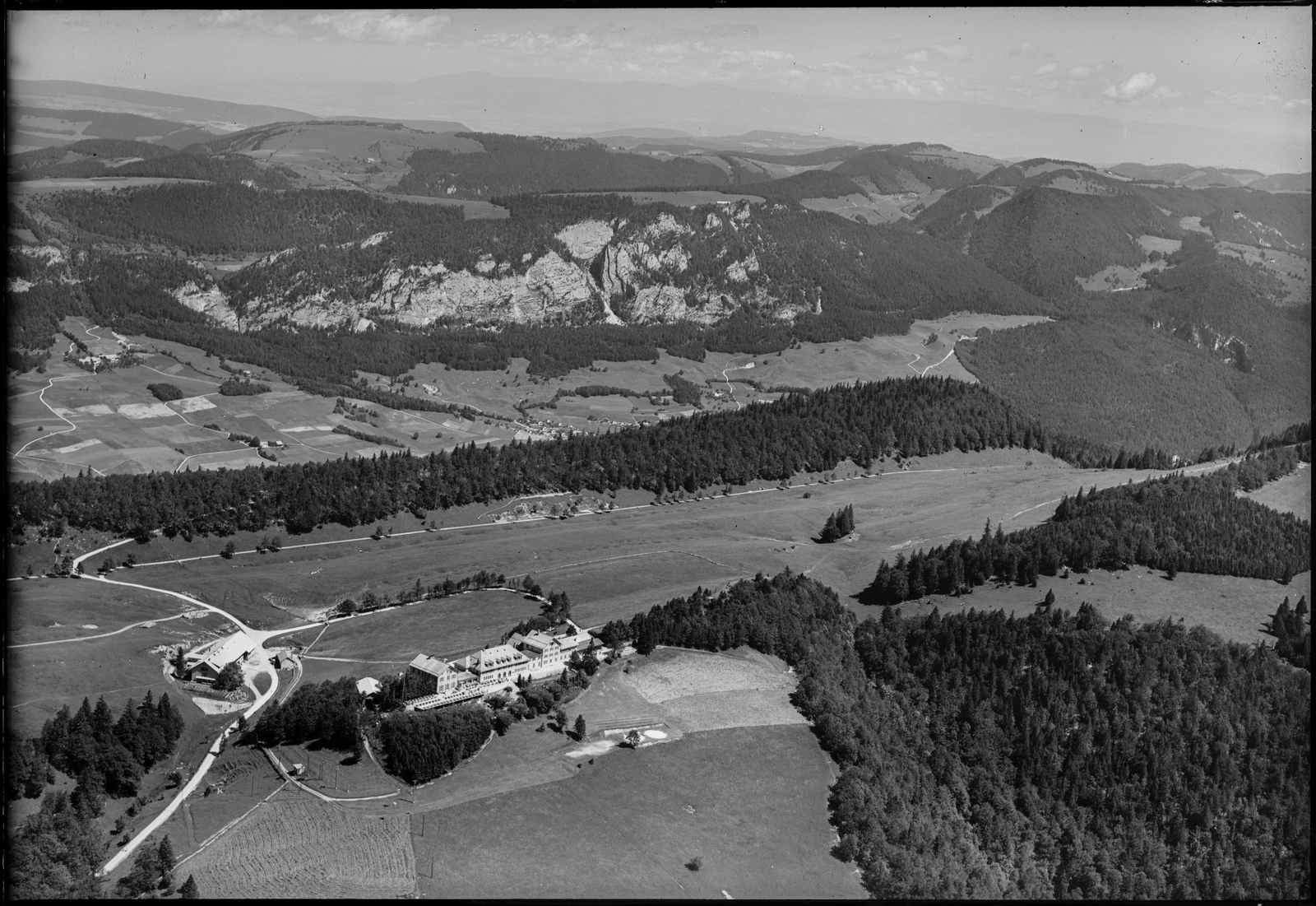 Weissenstein, Hotel Kurhaus Weissenstein, Jurakette, Blick nach Norden (N)