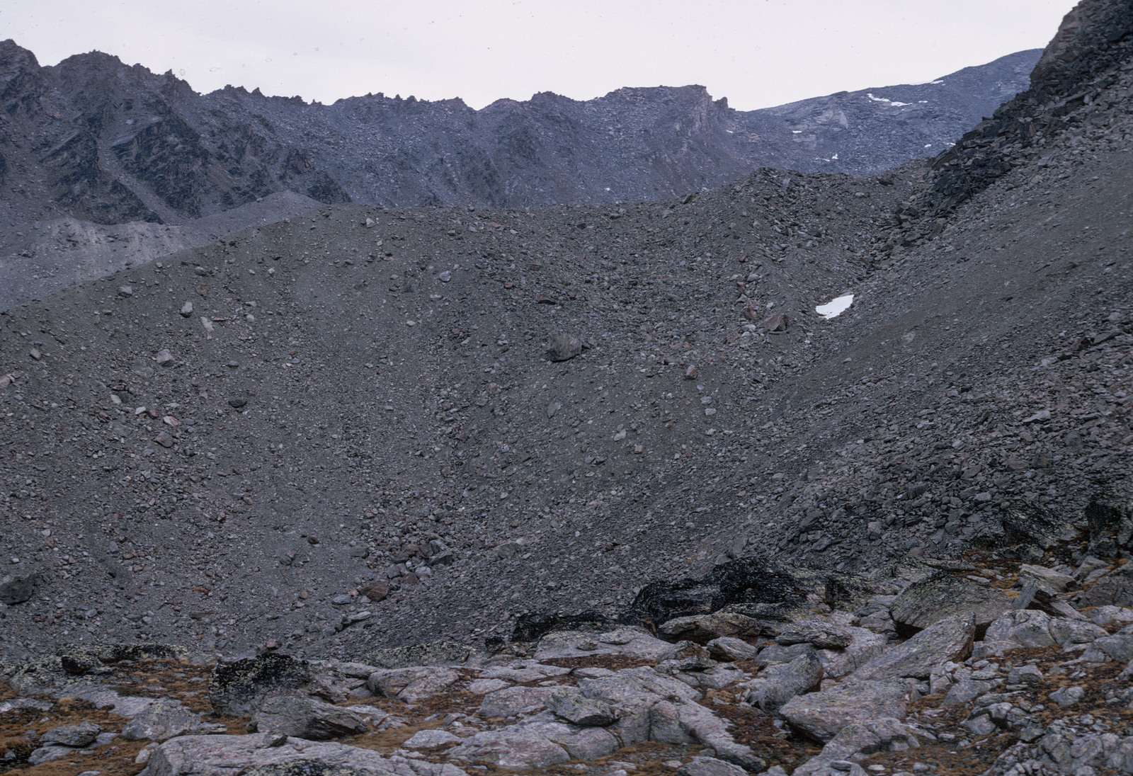 Grüebugletscher, Vorfeld mit Moränenschutt, Blick nach Nordnordosten (NNE)