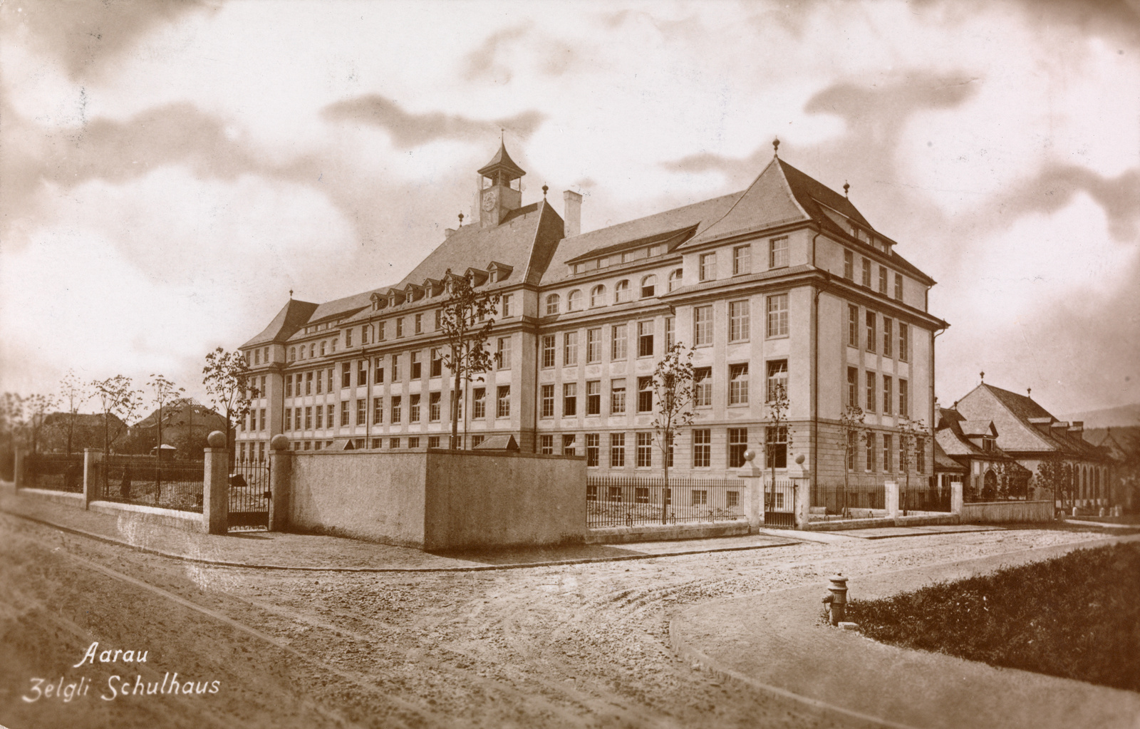 Aarau, Zelgli Schulhaus