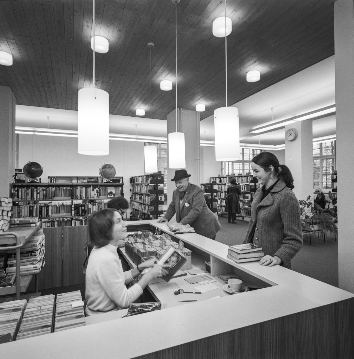Zürich, Pestalozzi-Bibliothek Oerlikon, Innenaufnahmen