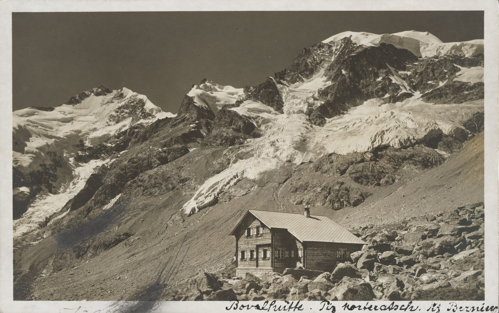 Bovalhütte g. Piz Bernina 4055 m und Piz Morteratsch