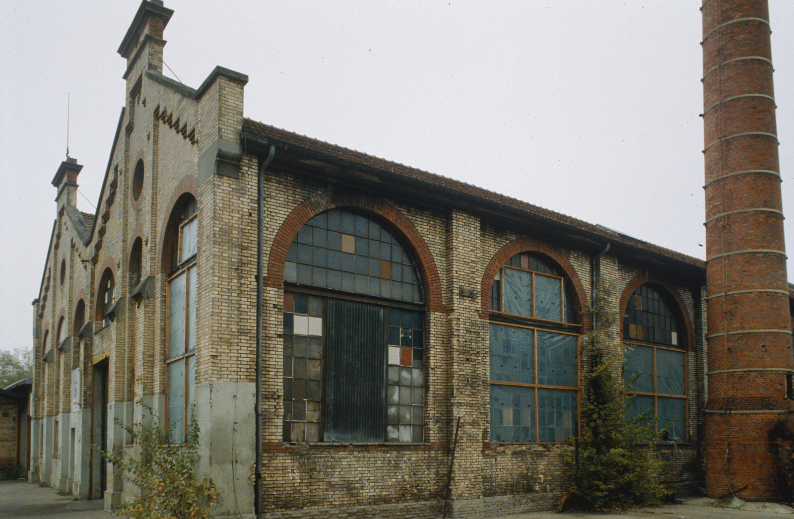 Zürich-Seebach, Schaffhauserstrasse 470, altes Fabrikgebäude