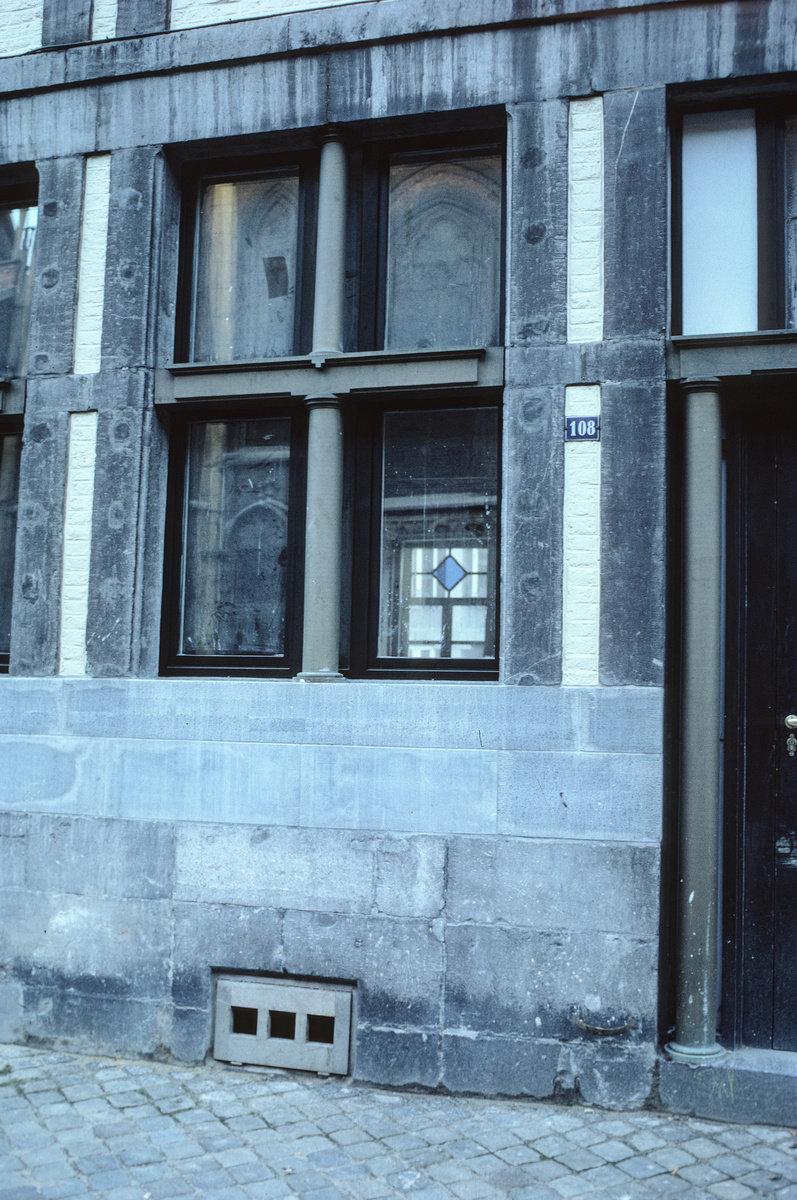 Lüttich, Sanierungsgebiet, Fensterkreuze