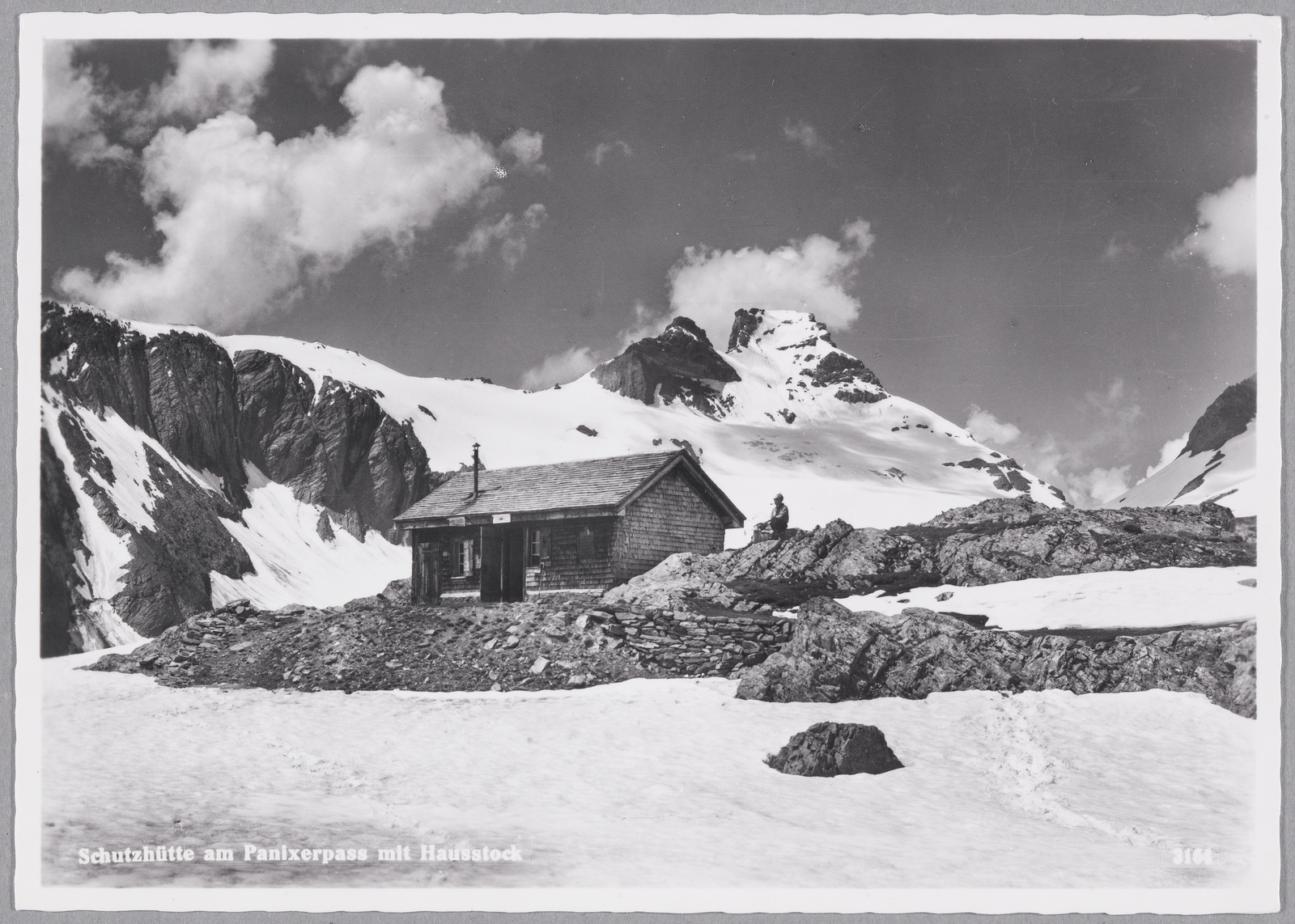 Schutzhütte am Panixerpass [Panixerpasshütte] mit Hausstock