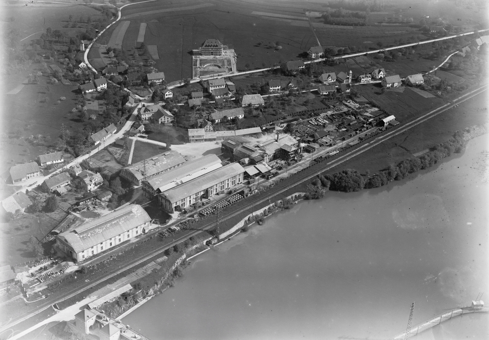 Laufenburg, H. C. Starck, Rhina, Fabrik der Elektrochemischen Werke Bitterfeld, Blick nach Nordosten (NE)