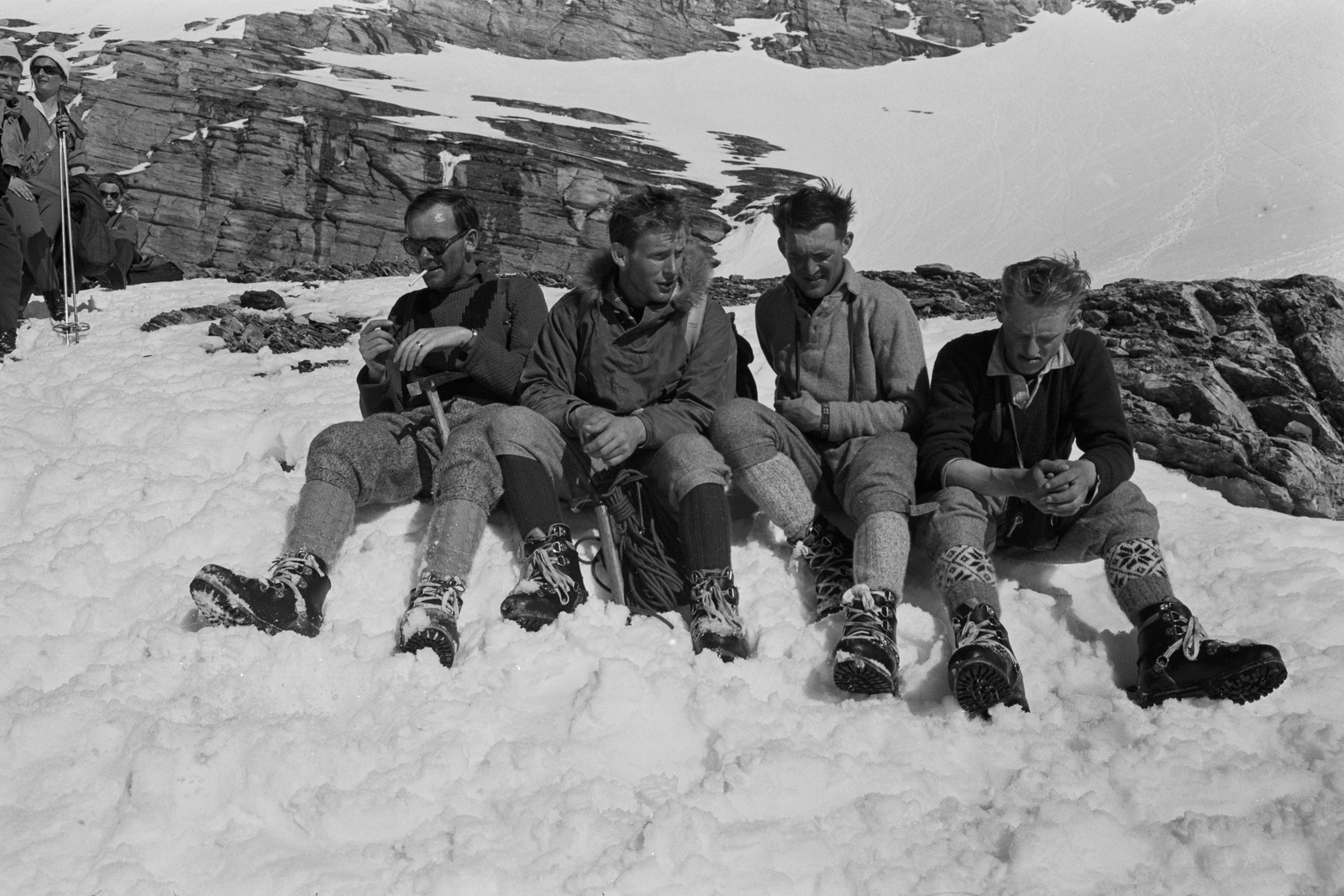 Bergsteiger Toni Hiebeler, Toni Kinshofer, Walter Almberger und Anderl Mannhardt