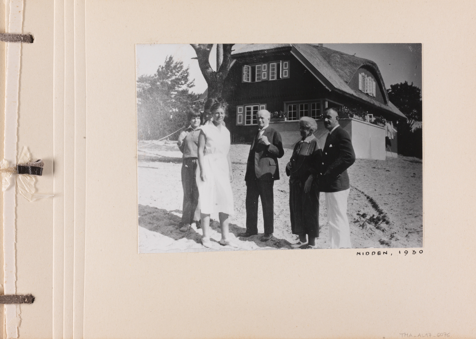 Albumblatt aus dem Album von Brigitte Bermann Fischer zum 90. Geburtstag Katia Manns. (Nachträgliche Reproduktion)