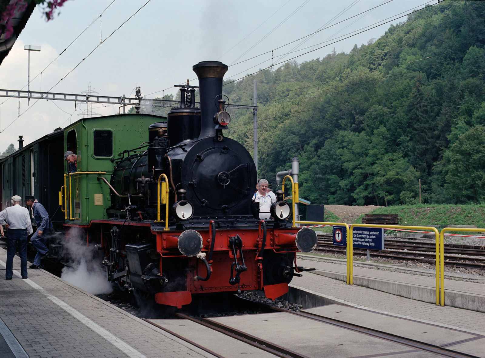 Sihlwald, SZU-Bahnhof, ZMB-Dampflok E 3/3 5mit Museumszug