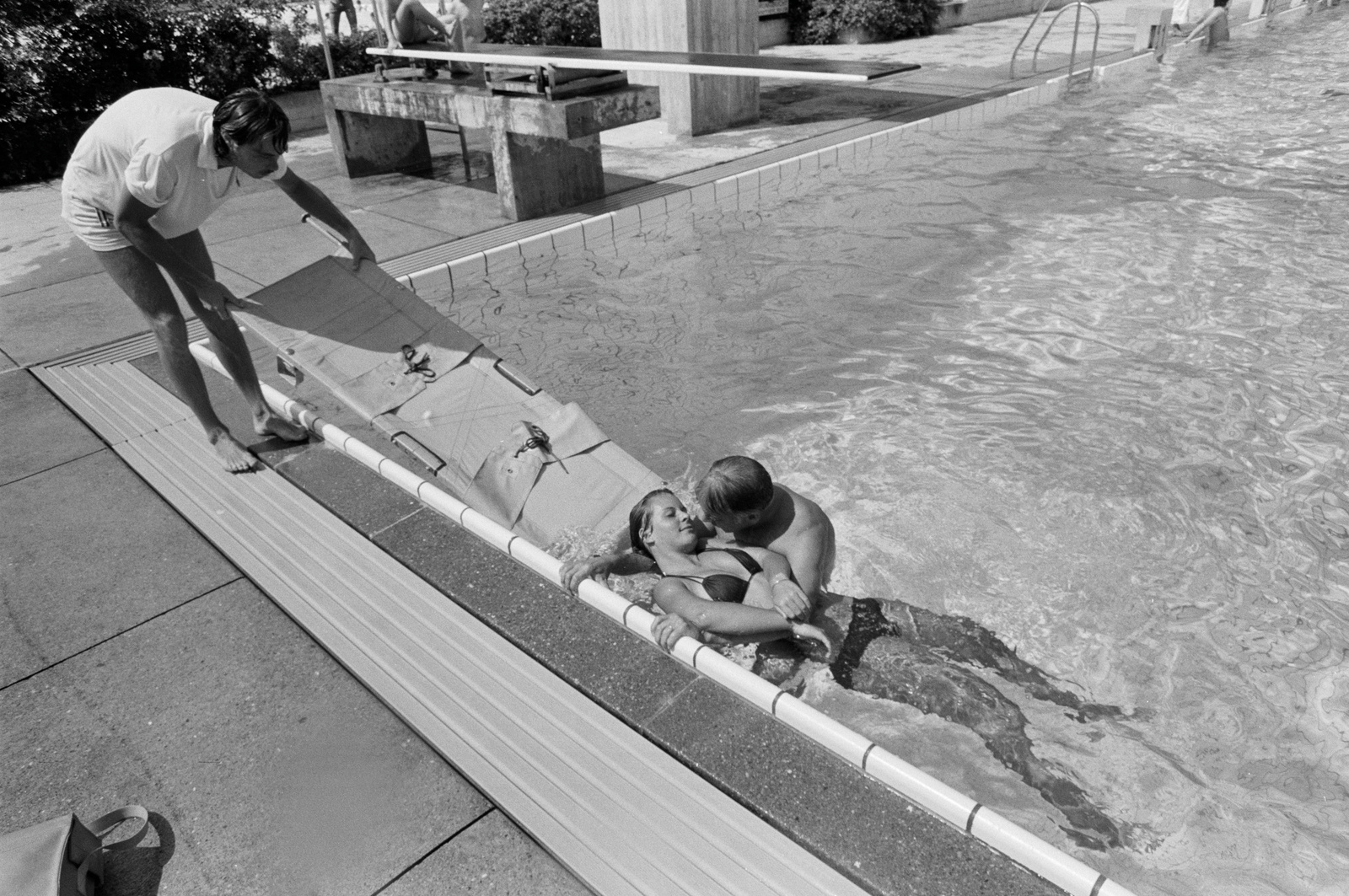 Zürich, Schwimmbad Seebach, Rettungsschwimmen