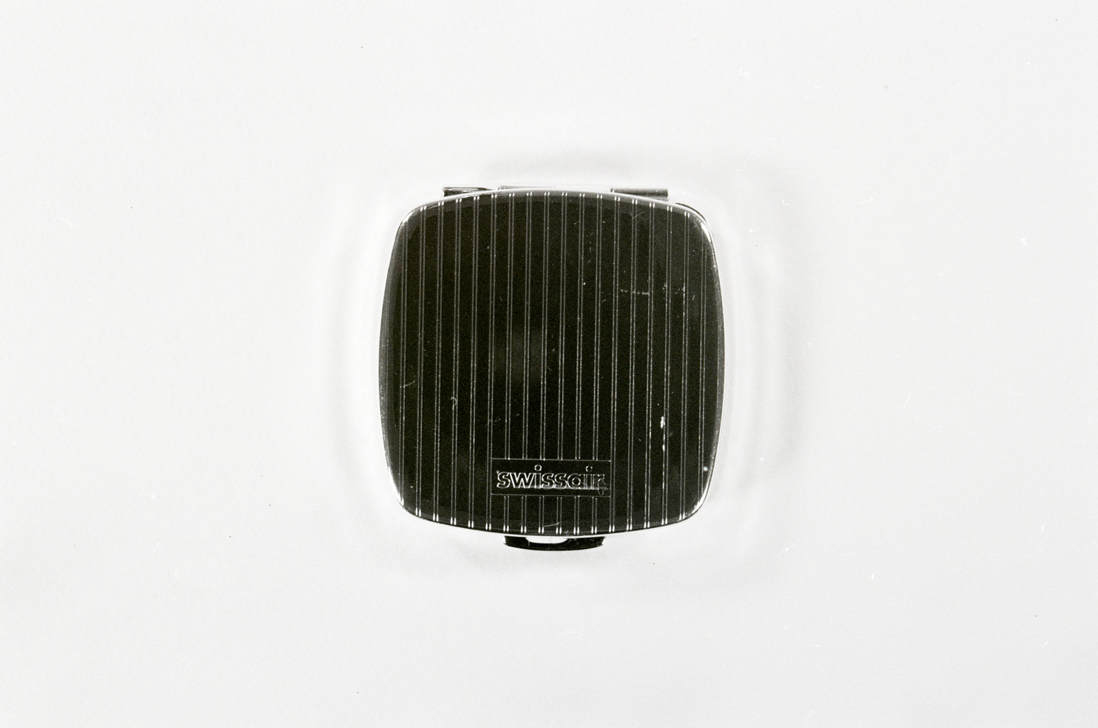 Give-away-Dose mit Swissair-Logo