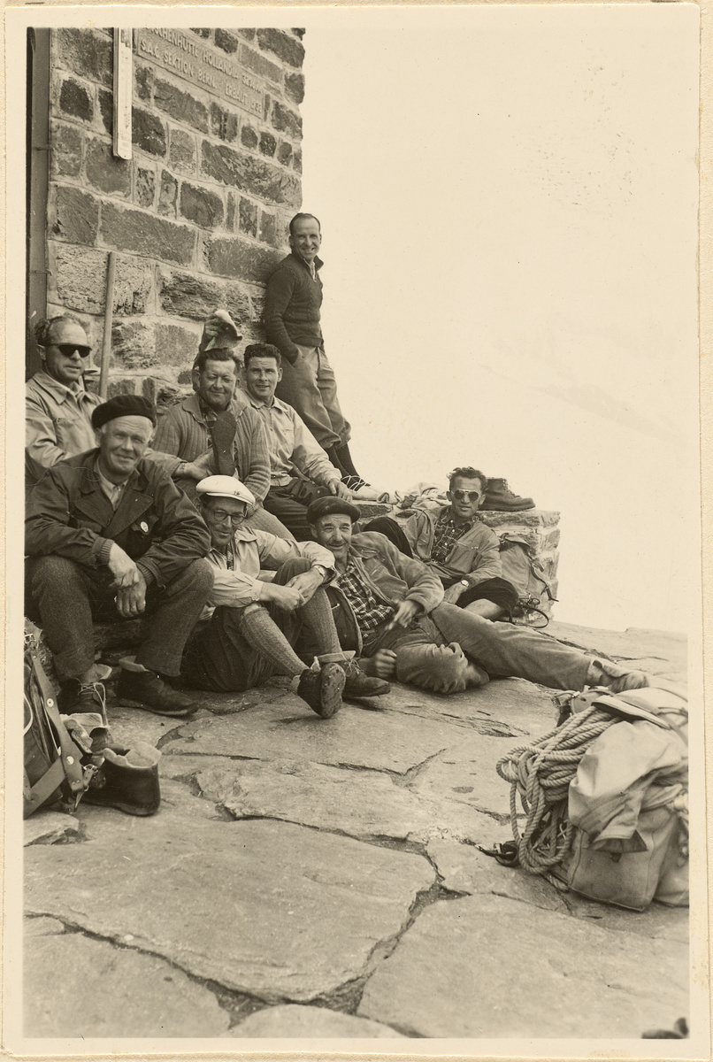 Sur le terrasse de la Cabane Hollandia