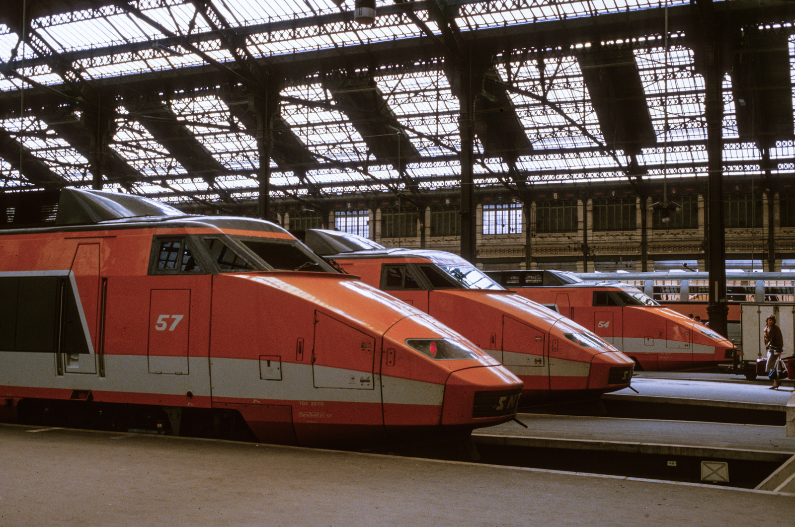 Paris, Gare de Lyon mit drei TGV von 1978ff.
