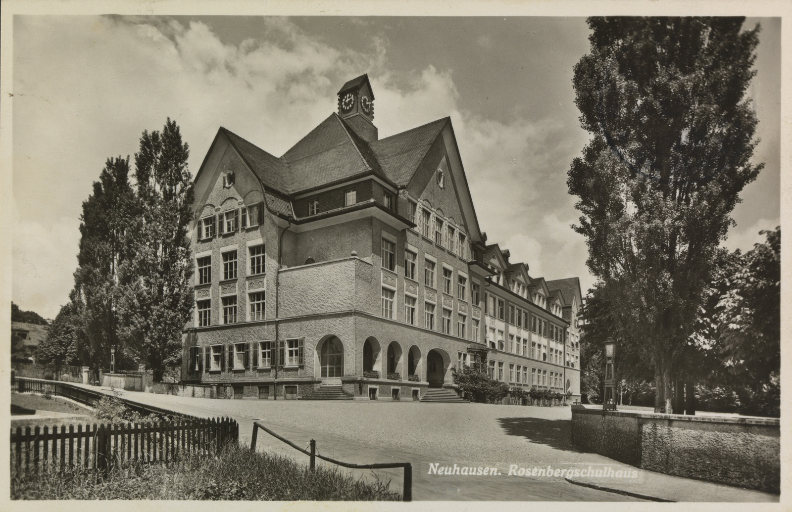 Neuhausen, Rosenbergschulhaus
