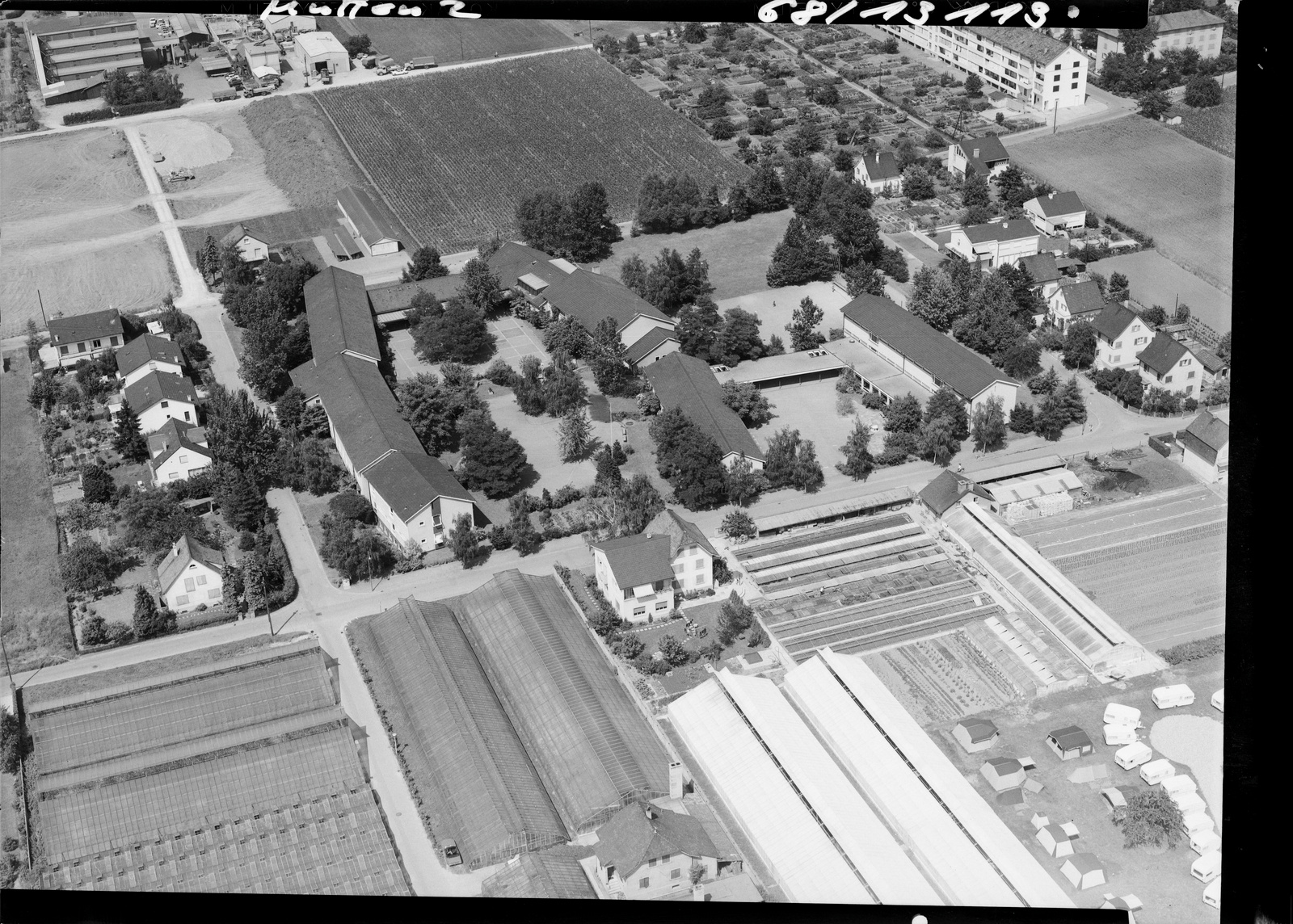 Muttenz, Primarschule Schulhaus Gründen, Blick nach Nordnordosten (NNE)