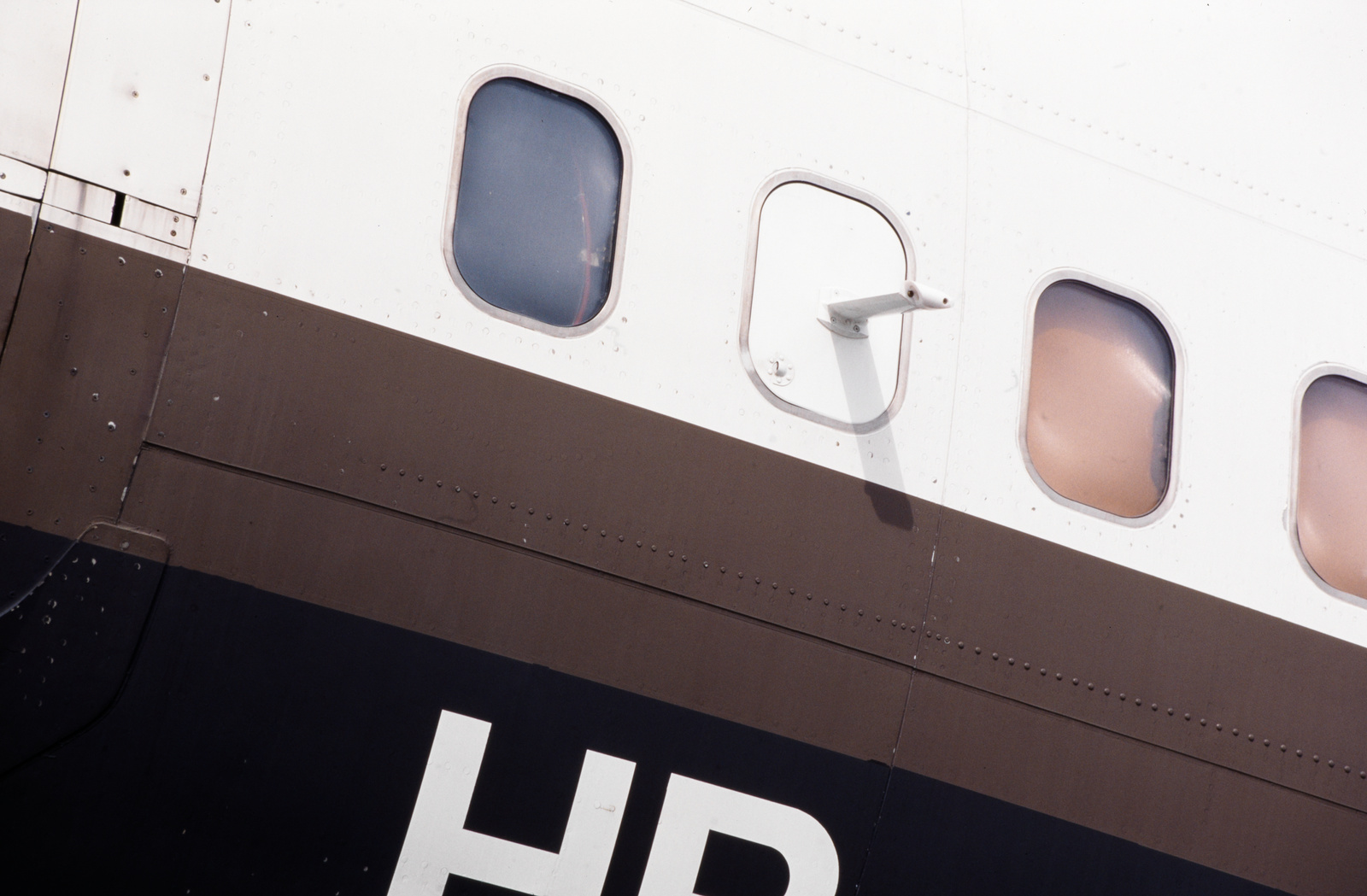 Luftmessgeräte im Jumbo Boeing der Swissair