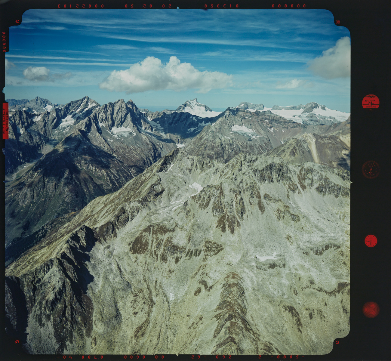 Piz Avat, Blick nach Nordwesten (NW) über das Val Gronda da Russein zum Schärhorn