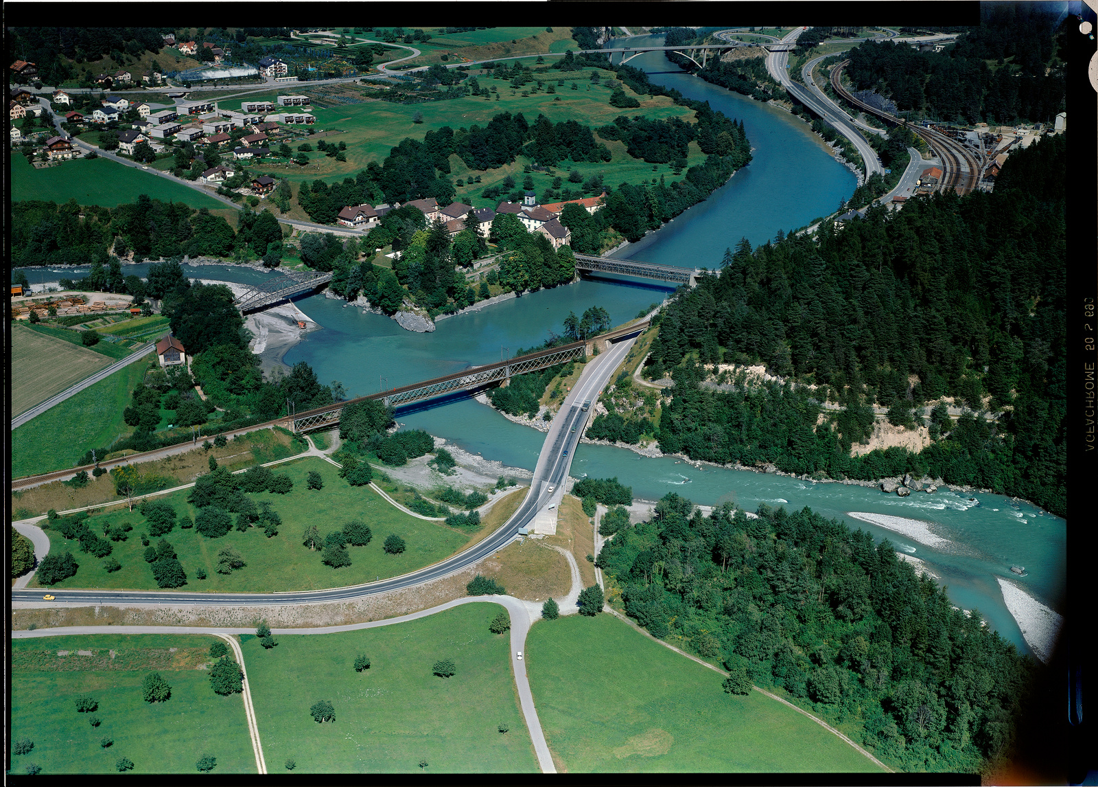 Reichenau-Tamins, Zusammenfluss von Vorder- und Hinterrhein