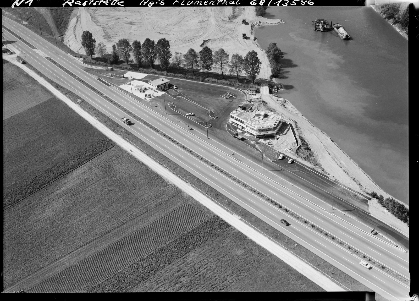 Deitingen, Nationalstrasse N1/Autobahn A1, Raststätte Deitingen Nord Autogrill Pavesi, Tankstelle Agip, Blick nach Westen (W)
