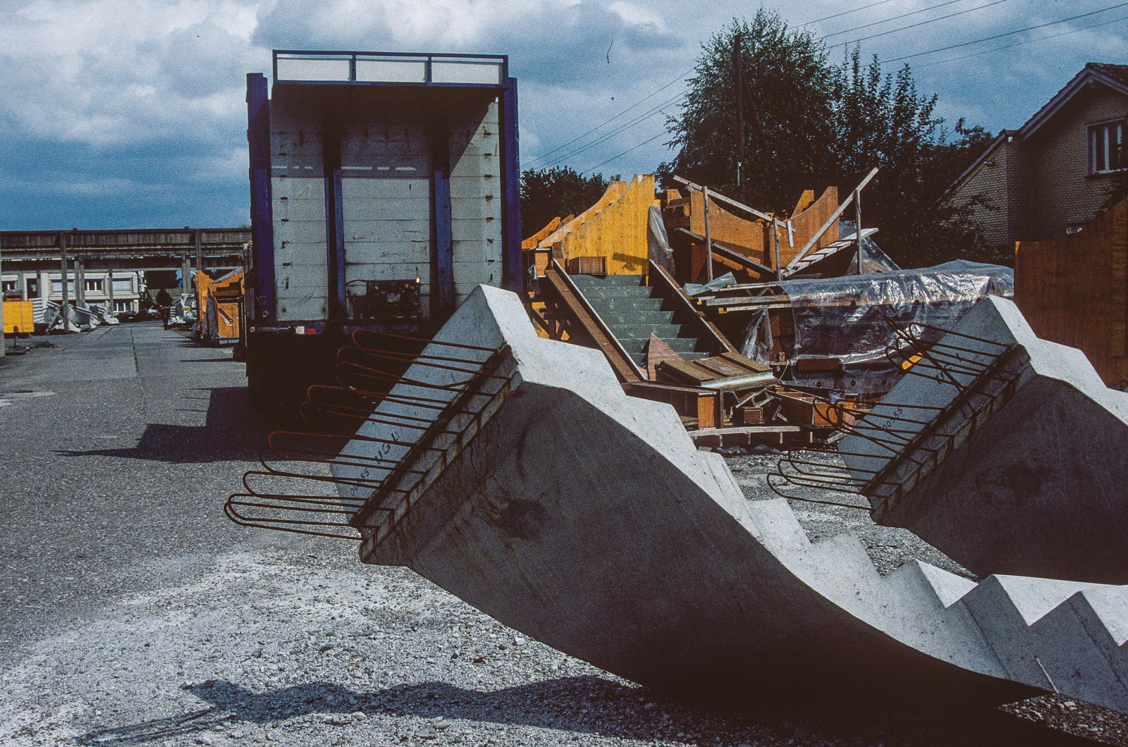 Emmen, Beton Brun, vorfabrizierte Treppen