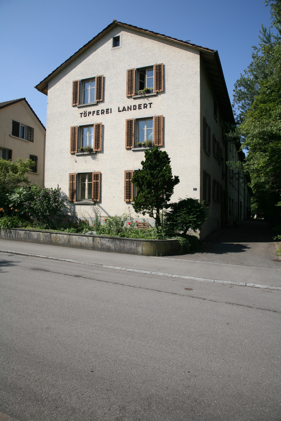 Embrach, Alte Rheinstrasse, ehem. Landert Keramik AG