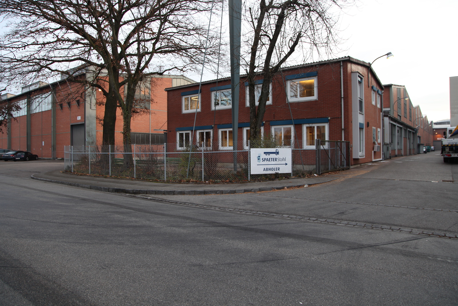 Birsfelden, Sternenfeldstrasse 56, 58, Stahlhandel Carl Später AG