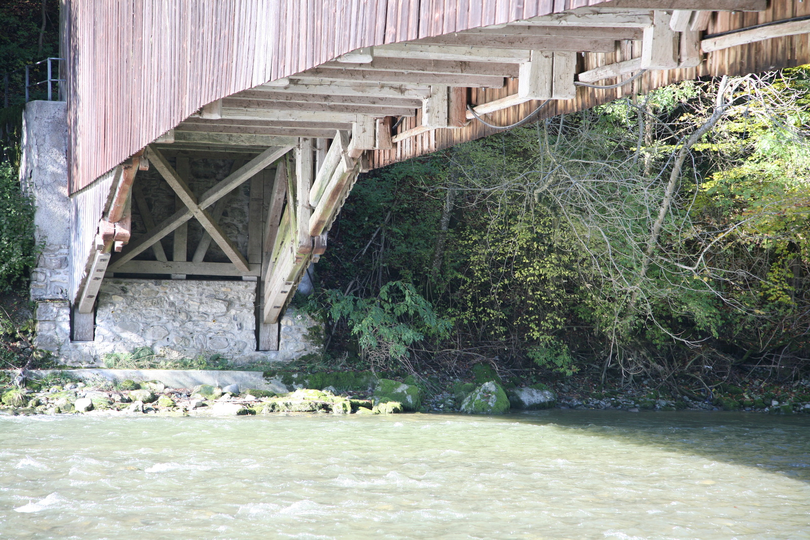 Wittenbach, Wannenbrücke über die Sitter bzw. gedeckte Holzbrücke zwischen Wannen bei Wittenbach und Bernhardzell