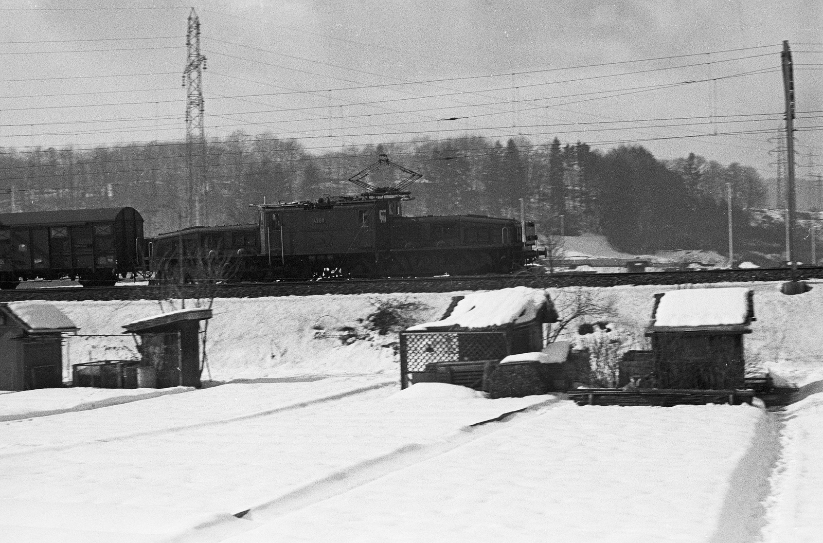 Winterthur, SBB-Rangierbahnhof und Strecke Töss Pünten mit Ce 6/8 Rangier und Güterzug