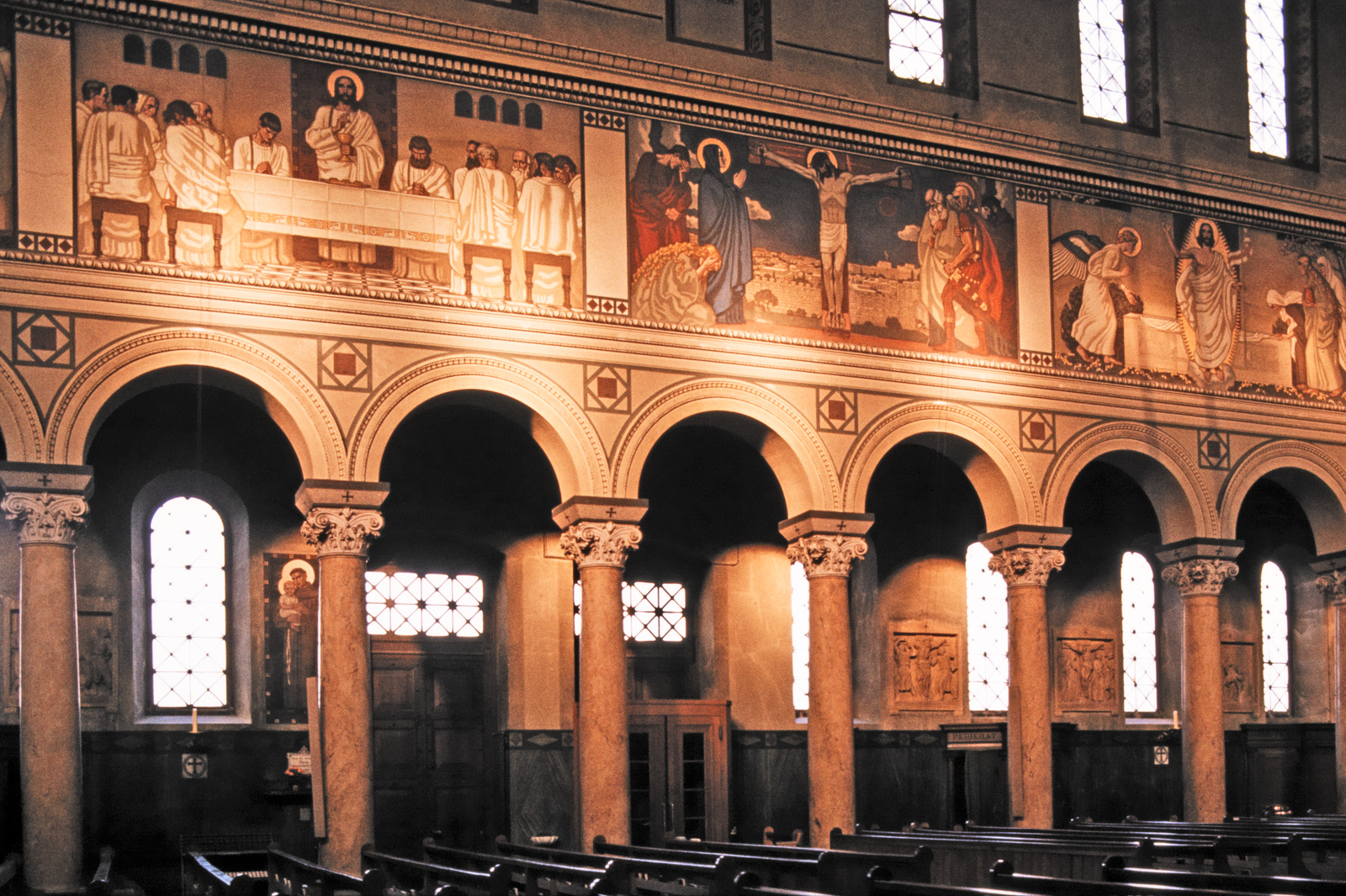 Zürich, Liebfrauenkirche, nördliche Langhauswand
