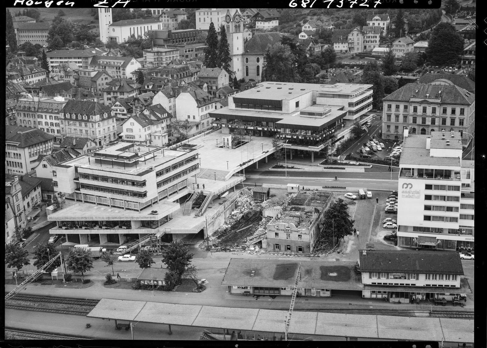 Horgen, Zentrum (Gemeindehaus, Migros Markt, Restaurant Schinzenhof, Seehotel Meierhof)