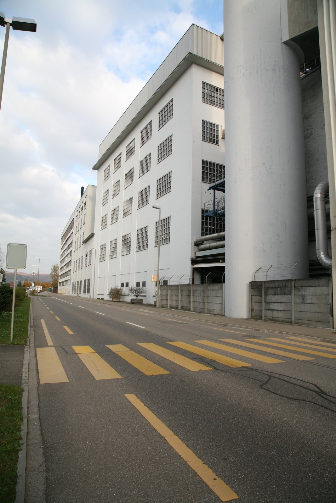 Muttenz, Giebenacherstrasse 21, Wirtslölistrasse 39, ehem. Werk Geigy, Novartis Pharma Schweizerhalle mit Werkbahn