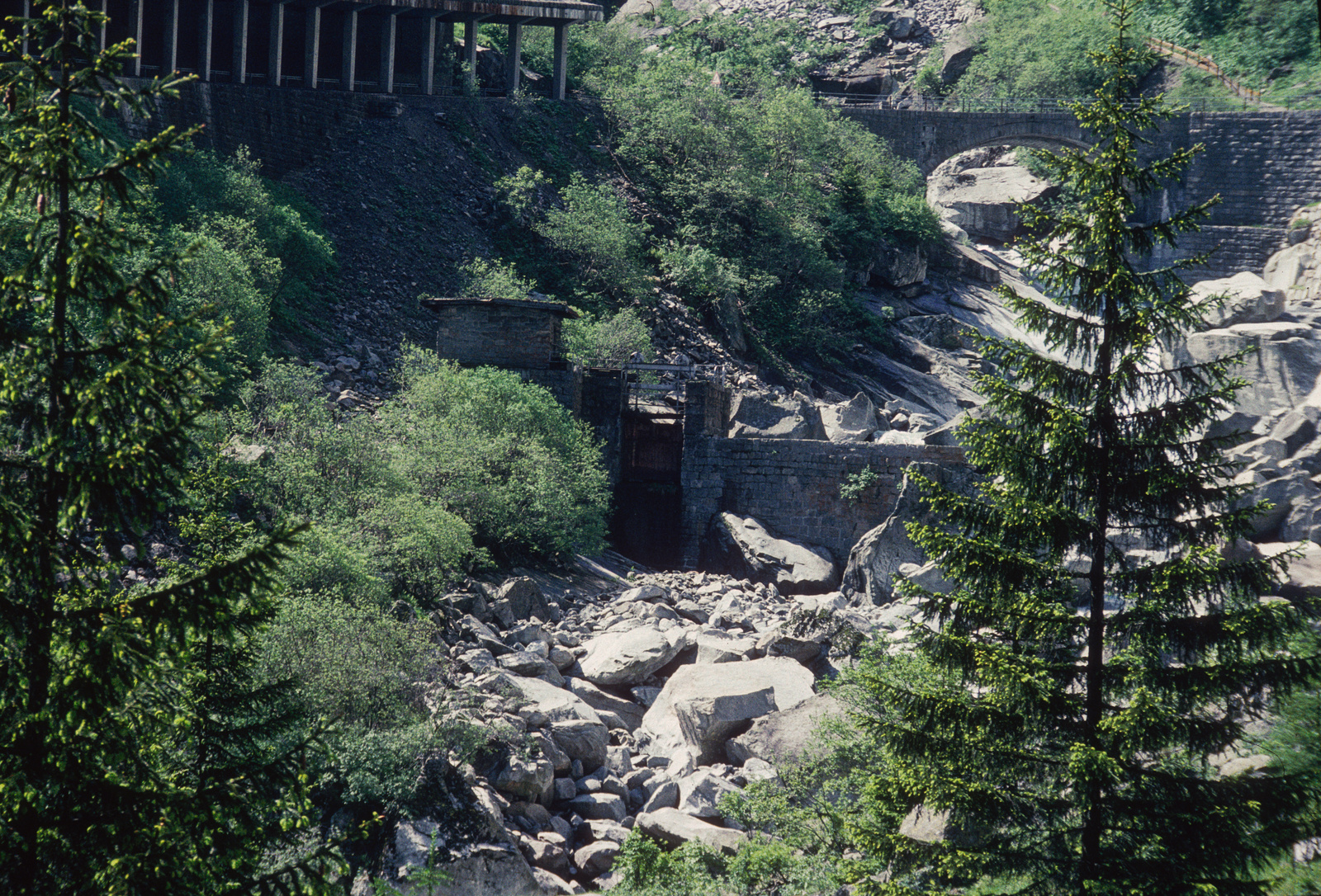 Göschenen, Schöllenen-Brücken