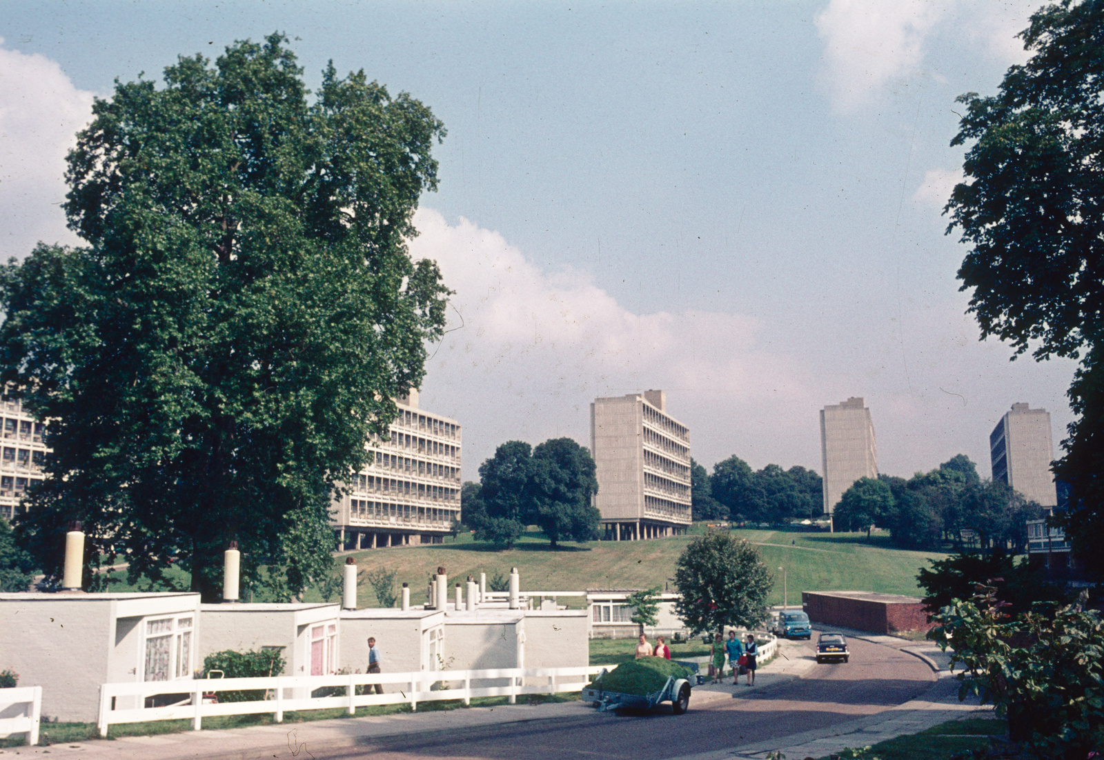 Roehampton, Alton West Estate (London County Council design team/Rosemary Stjernstedt, 1959)